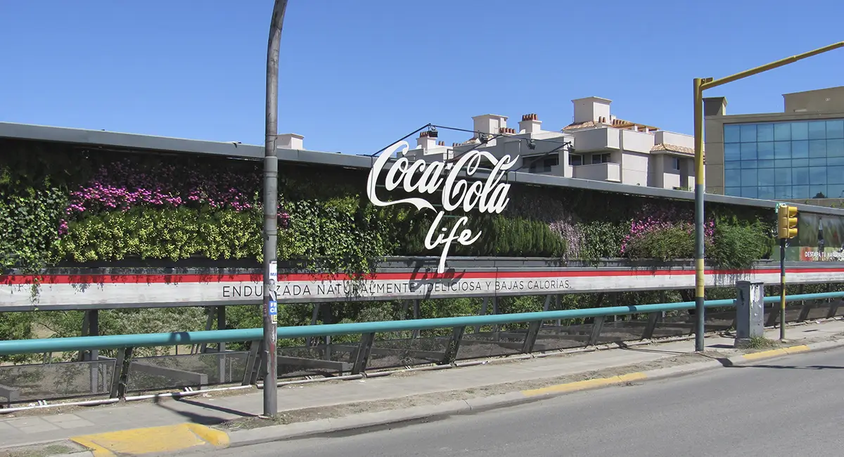 Obra Coca Cola Life larga - Masdar Jardines